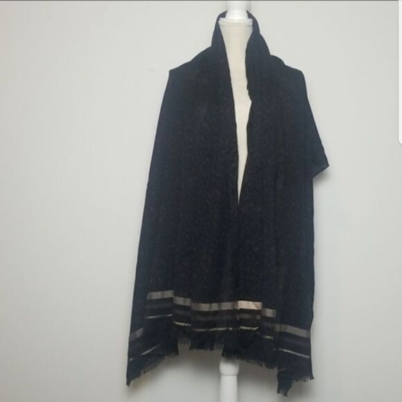 Nordstrom leopard‎ print brown, black and gold large scarf - Picture 3 of 5